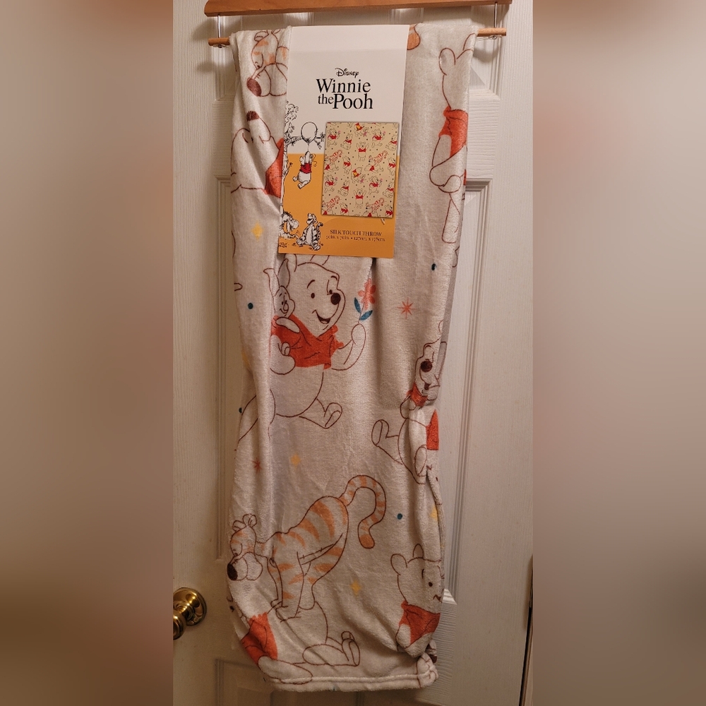 Disney Classic Winnie The Pooh Throw Blanket 50”x70” Friends Tigger Piglet